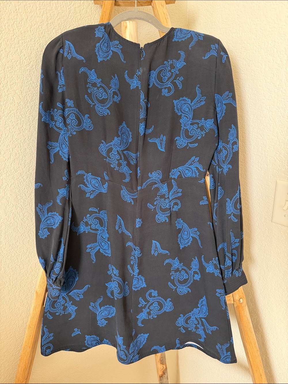 A.L.C. Black Long-Sleeve Fit & Flare Dress with Blue Paisley 100% silk - Picture 4 of 6
